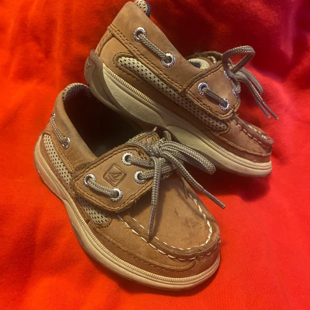 Toddle size 6 tan Sperry’s